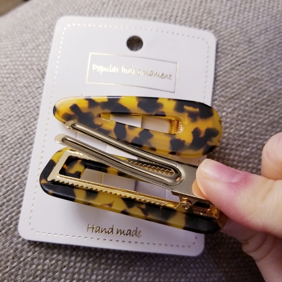 Resin 2 Large Hair Clip Set - Picture 2 of 4